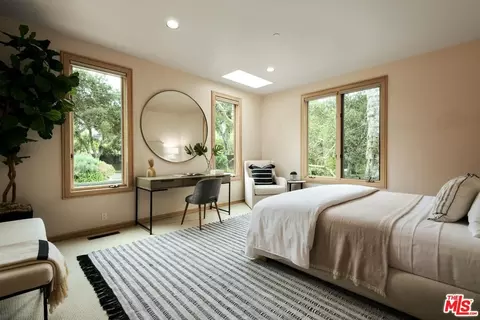 Bedroom - 501 Hodges Ln, Montecito, CA 93108 photo 3 of 5