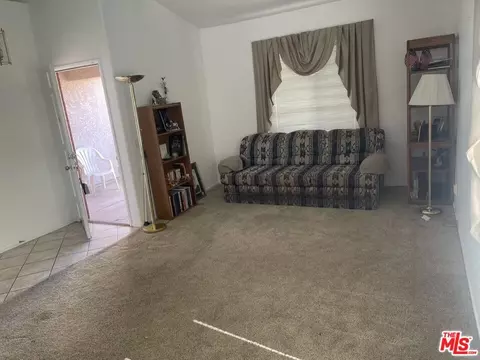 42011 W Summer Ln, Lancaster, CA 93536 photo 3
