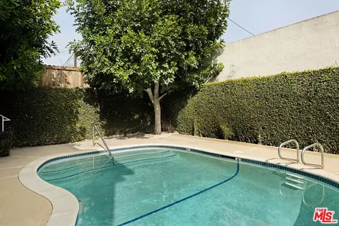 Exterior - 154 N Meridith Ave #6, Pasadena, CA 91106 photo 5 of 6