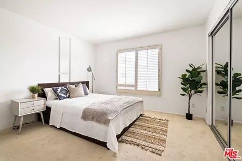 Bedroom - 154 N Meridith Ave #6, Pasadena, CA 91106 photo 2 of 4