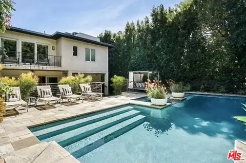 10565 Butterfield Rd, Los Angeles, CA 90064