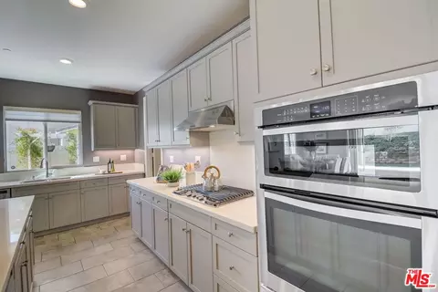 Kitchen - 617 Lehner Ave, Escondido, CA 92026 photo 7 of 7