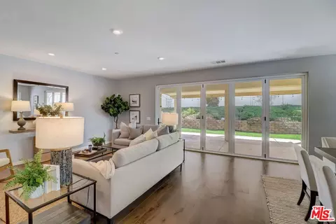 Living - 617 Lehner Ave, Escondido, CA 92026 photo 3 of 6