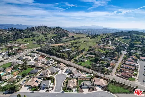 View/Area - 617 Lehner Ave, Escondido, CA 92026 photo 4 of 9