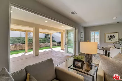 Living - 617 Lehner Ave, Escondido, CA 92026 photo 6 of 6