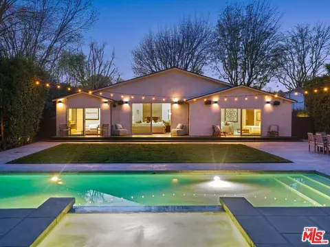 2444 Castle Heights Ave, Los Angeles, CA 90034