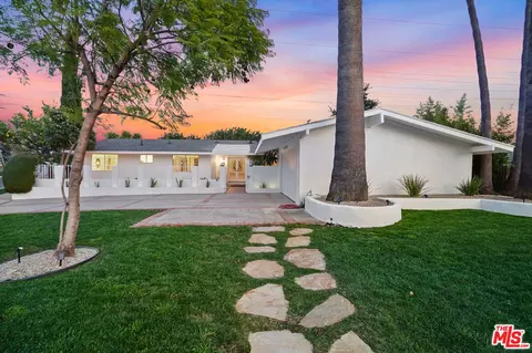 10830 Chimineas Ave, Porter Ranch, CA 91326