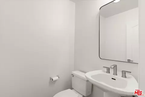 Bath - 17882 Balsam Ct, Carson, CA 90746 photo 1 of 5