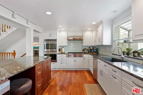 Kitchen - 3941 Sunset Ln, Oxnard, CA 93035 photo 2 of 3