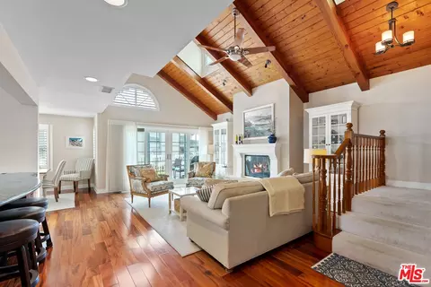 Living - 3941 Sunset Ln, Oxnard, CA 93035 photo 1 of 3