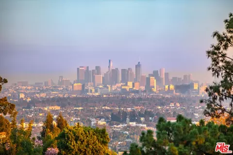 9029 St Ives Dr, Los Angeles, CA 90069