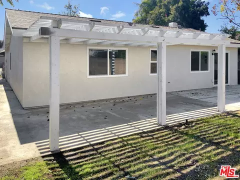 Exterior - 233 E Kirkwall Rd, Azusa, CA 91702 photo 3 of 4