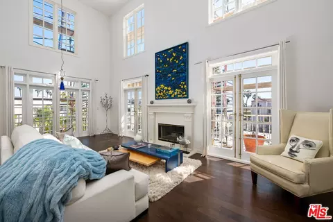 1040 4th St #403, Santa Monica, CA 90403