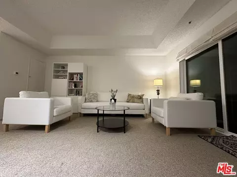 2571 Plaza Del Amo #303, Torrance, CA 90503