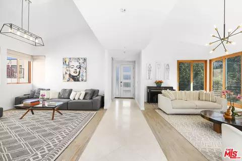 4409 Canoga Ave, Woodland Hills, CA 91364