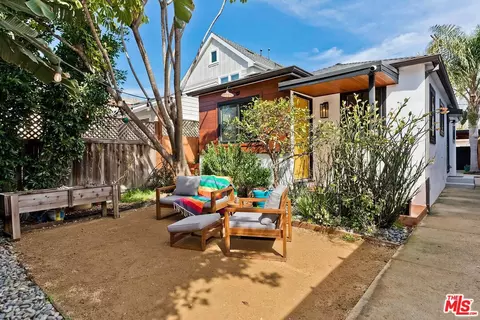 1830 Walgrove Ave, Los Angeles, CA 90066