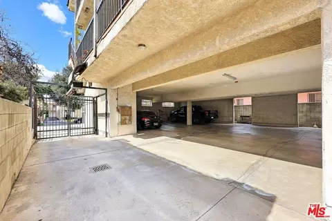 Exterior - 412 Fischer St, Glendale, CA 91205 photo 5 of 12