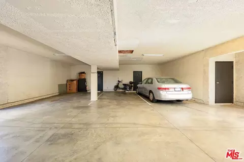 Exterior - 412 Fischer St, Glendale, CA 91205 photo 7 of 12