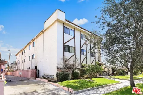 Exterior - 412 Fischer St, Glendale, CA 91205 photo 2 of 12