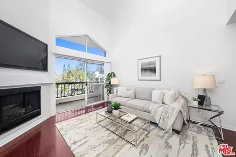 5525 Canoga Ave #302, Woodland Hills, CA 91367