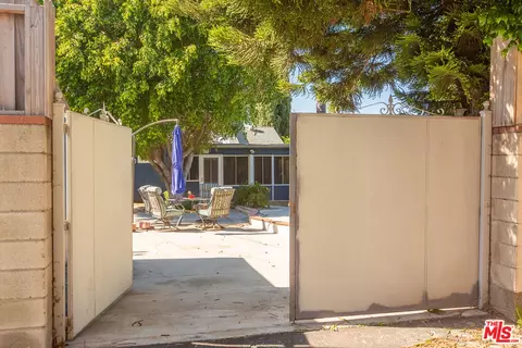 Exterior - 2128 N Brighton St, Burbank, CA 91504 photo 9 of 9