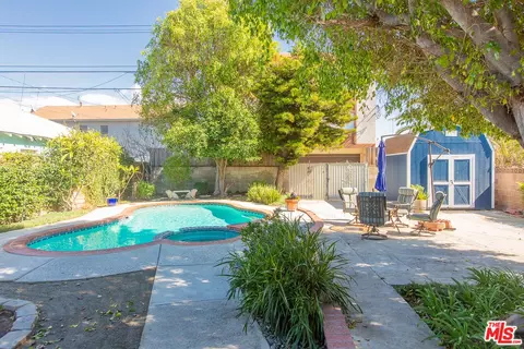 Exterior - 2128 N Brighton St, Burbank, CA 91504 photo 6 of 9