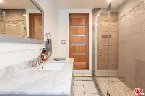 Bath - 2128 N Brighton St, Burbank, CA 91504 photo 1 of 5