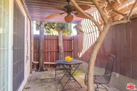 Exterior - 2128 N Brighton St, Burbank, CA 91504 photo 3 of 9