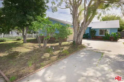 15404 Leadwell St, Van Nuys, CA 91406