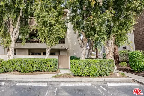 21500 Califa St #87, Woodland Hills, CA 91367