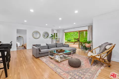 2621 Mandeville Canyon Rd, Los Angeles, CA 90049