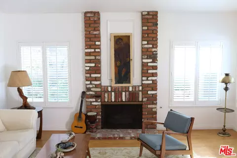 420 Blackhawk Dr, Newbury Park, CA 91320