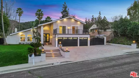 19574 Braewood Dr, Tarzana, CA 91356