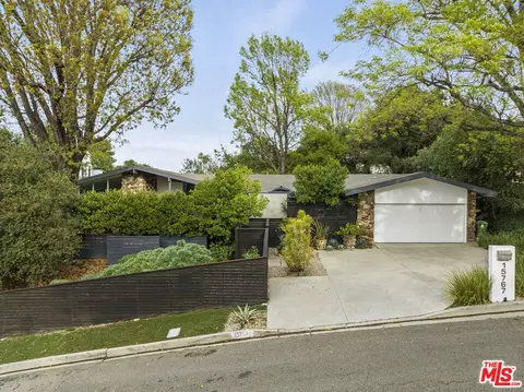 15767 Castlewoods Dr, Sherman Oaks, CA 91403