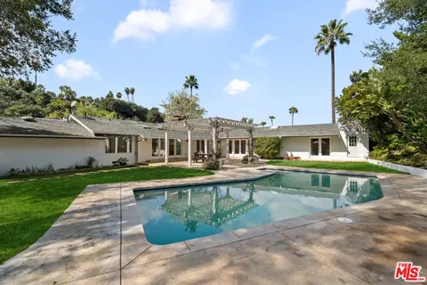 4008 Ballina Dr, Encino, CA 91436