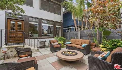 Exterior - 30 Wavecrest Ave, Venice, CA 90291 photo 2 of 8