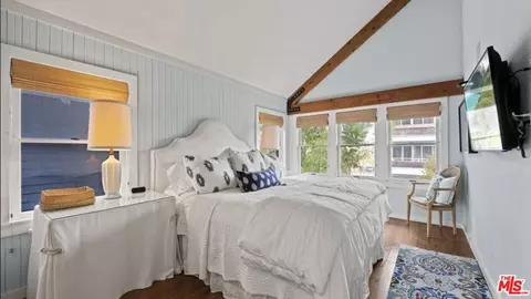 Bedroom - 30 Wavecrest Ave, Venice, CA 90291 photo 1 of 8