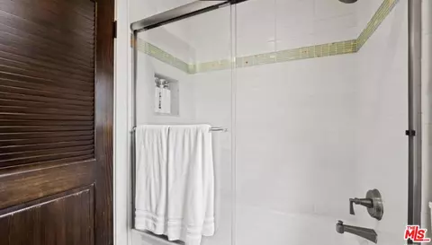 Bath - 30 Wavecrest Ave, Venice, CA 90291 photo 7 of 7