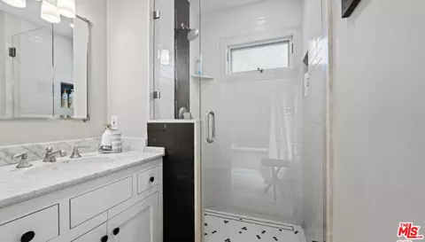 Bath - 30 Wavecrest Ave, Venice, CA 90291 photo 5 of 7