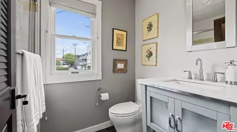 Bath - 30 Wavecrest Ave, Venice, CA 90291 photo 6 of 7
