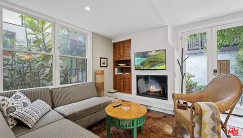 Living - 30 Wavecrest Ave, Venice, CA 90291 photo 2 of 3