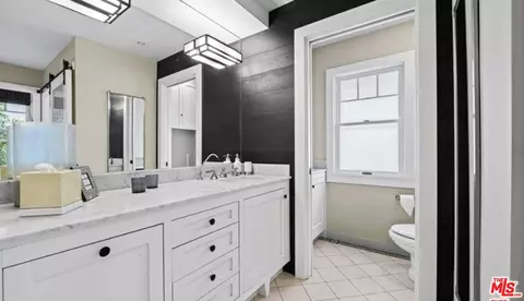 Bath - 30 Wavecrest Ave, Venice, CA 90291 photo 3 of 7