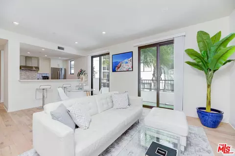 10647 Ashton Ave #304, Los Angeles, CA 90024