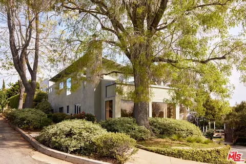 615 Palmera Ave, Pacific Palisades, CA 90272