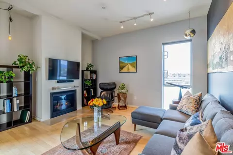 12411 Pacific Ave #302, Los Angeles, CA 90066