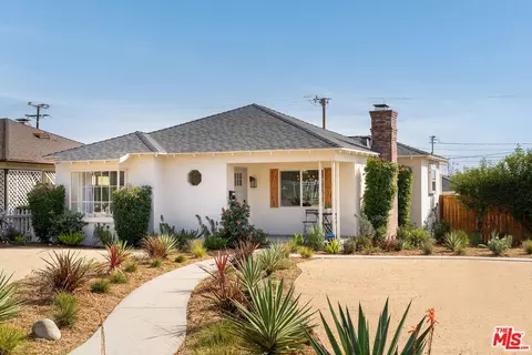 1580 New York Dr, Altadena, CA 91001