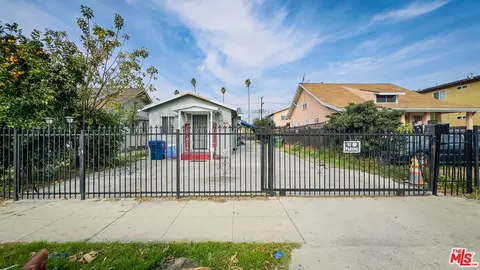 609 W 62nd St, Los Angeles, CA 90044