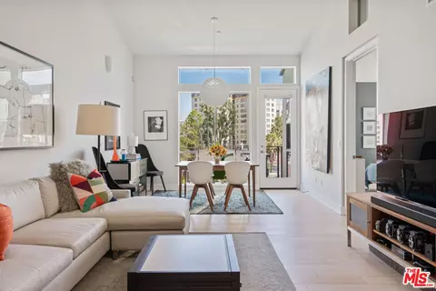 600 S Ridgeley Dr #PH9, Los Angeles, CA 90036