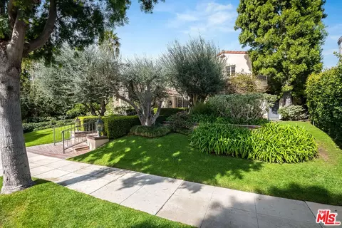 1721 Chevy Chase Dr, Beverly Hills, CA 90210