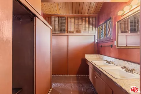 Bath - 13550 E Ave, Pearblossom, CA 93553 photo 3 of 3